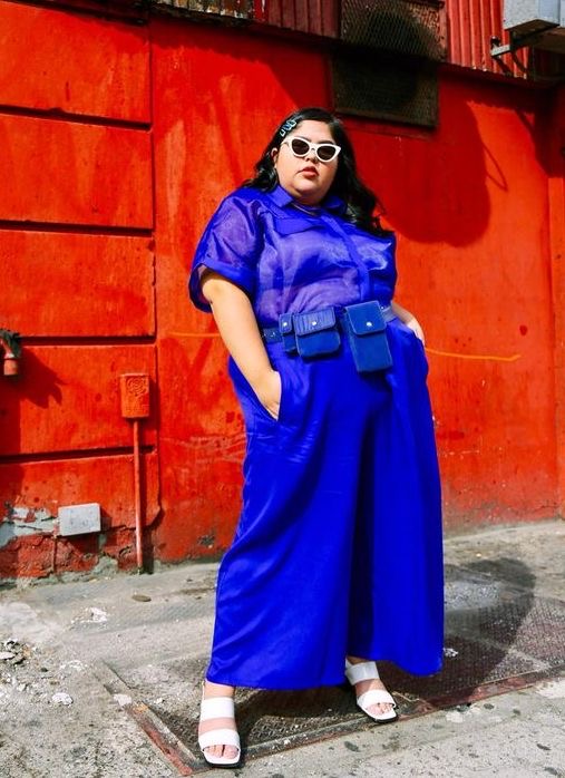 blue wide leg pants for apple shape plus size women.