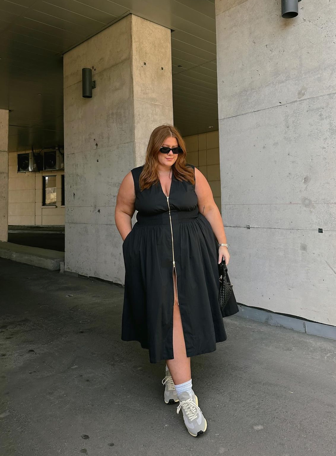 best zip up dress for apple shape women.